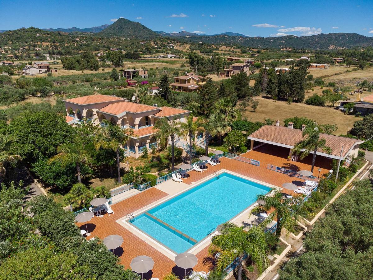 Mare Azzurro Aparthotel 3*